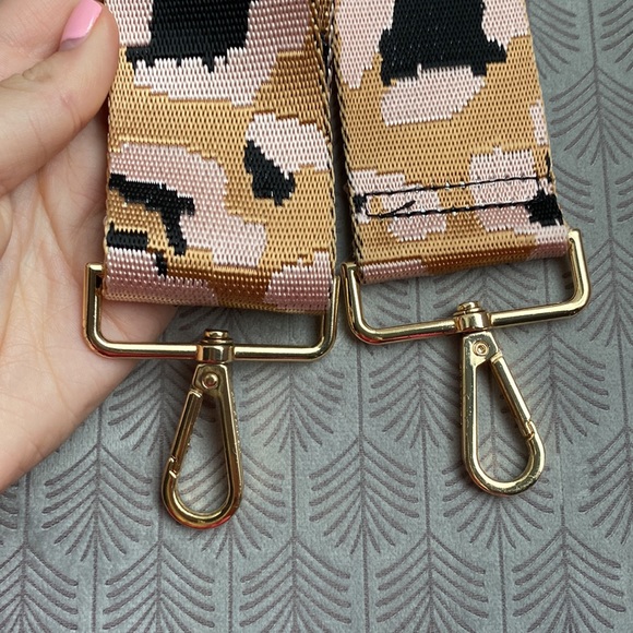 Cheetah print purse strap - Picture 3 of 4